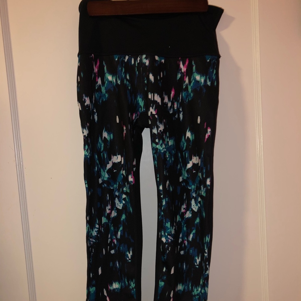 Mixed colored  cropped leggings